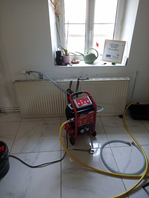 Intervention technique désembouage maison ou appartement dans le 94